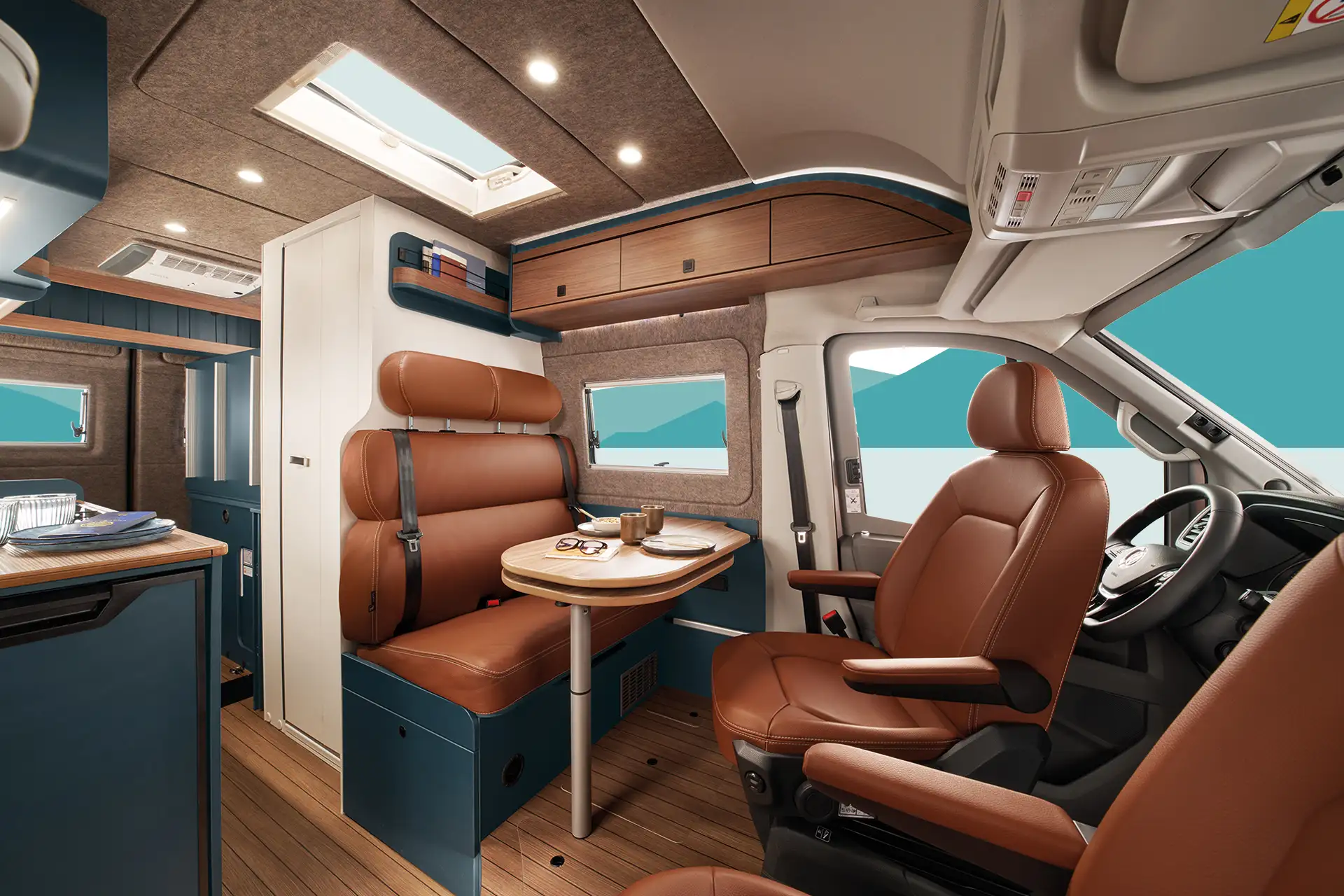 With the rear transverse bed folded up, the living area of ​​the ERIBA Car 600 offers more space and maximum flexibility.