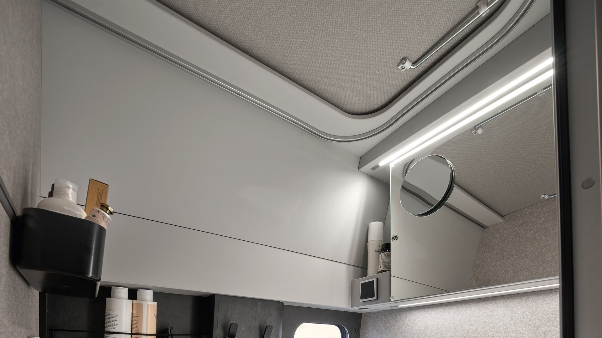 Clearly see what you’re doing when freshening up thanks to the illuminated mirror including the flexible, magnetic vanity mirror, as well as the abundance of storage space.
